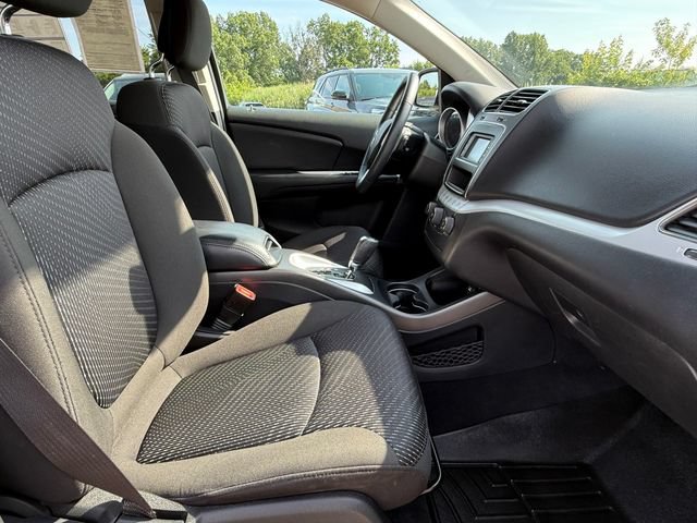 Used 2019 Dodge Journey SE w/ Connectivity Group FWD image 23