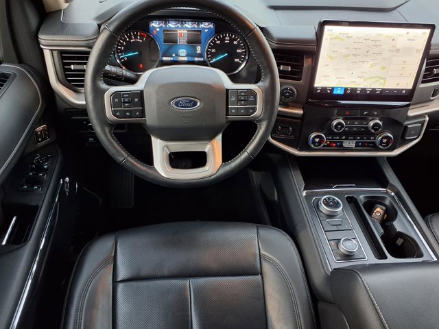 Certified 2023 Ford Expedition XLT image 6