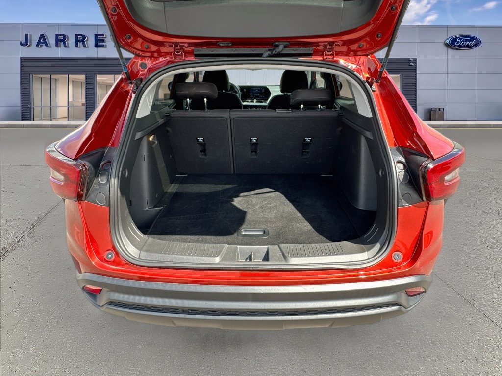 Used 2024 Chevrolet Trax LS w/ LS Convenience Package FWD image 24