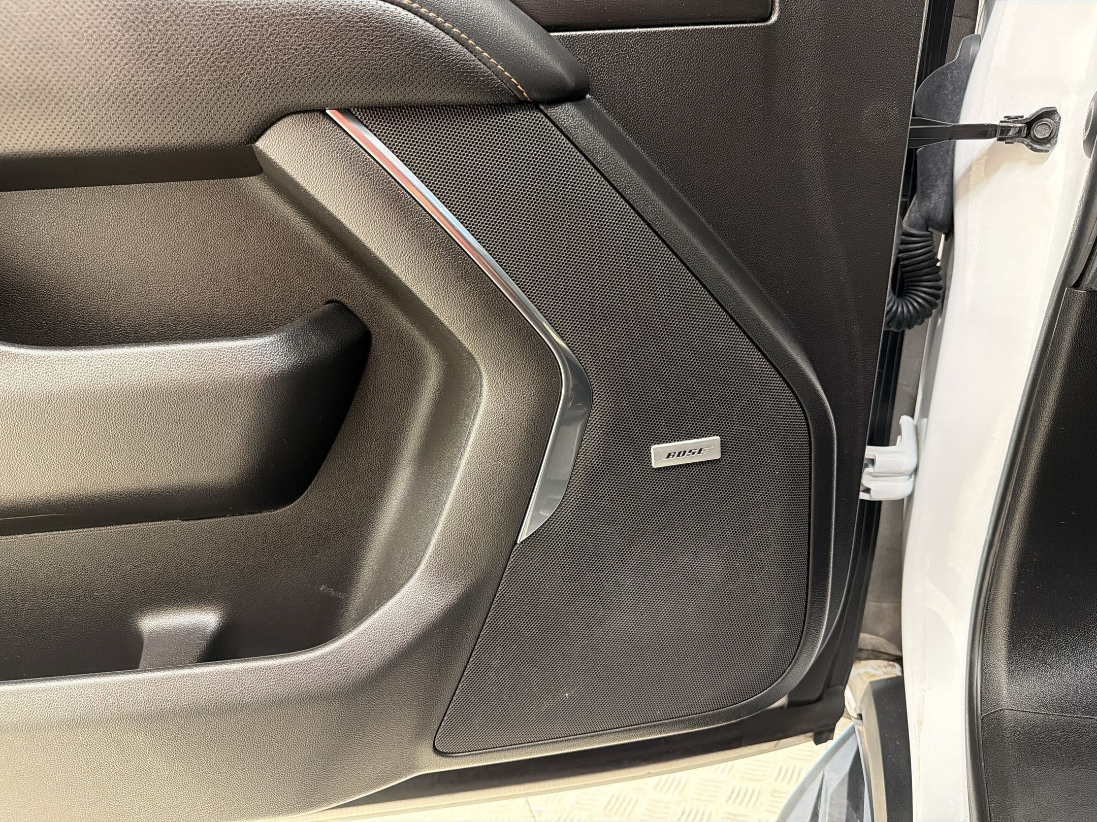 Used 2023 GMC Yukon XL AT4 AWD/4WD image 27