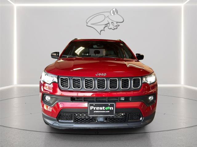 Used 2025 Jeep Compass Latitude w/ Sun & Sound Group AWD/4WD image 8
