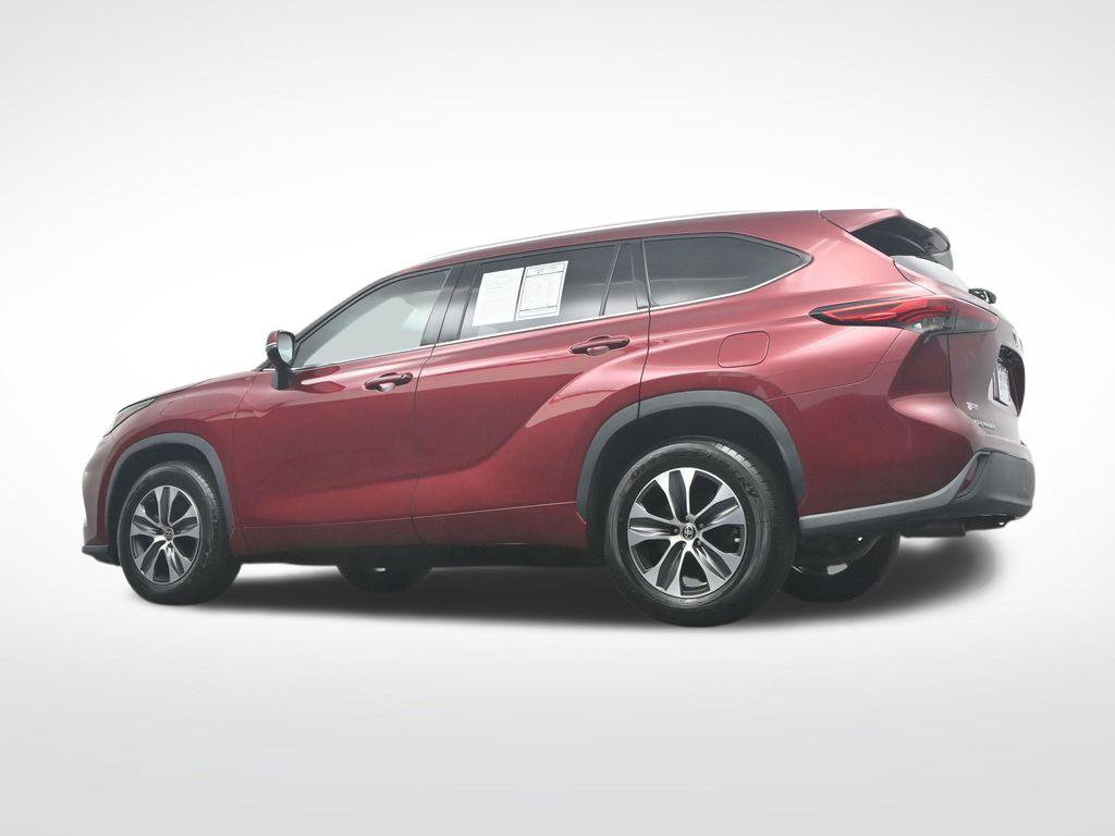 Used 2021 Toyota Highlander XLE FWD image 47