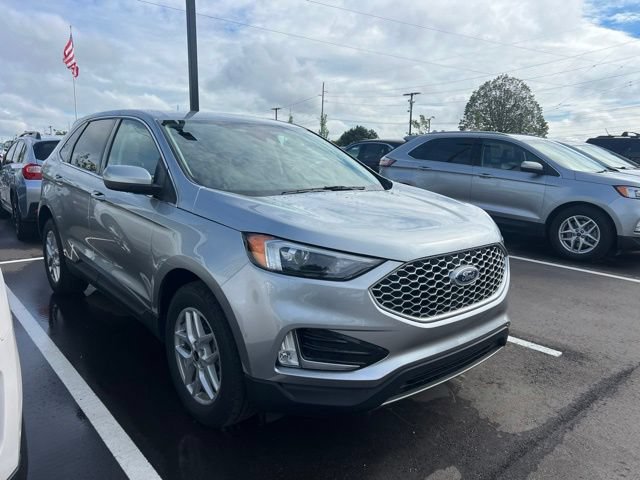 Certified 2024 Ford Edge SEL w/ Convenience Package AWD/4WD image 3