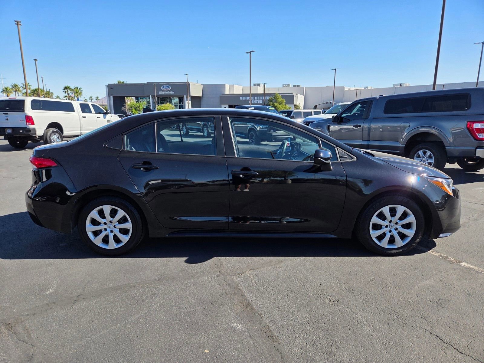 Used 2023 Toyota Corolla LE FWD image 6