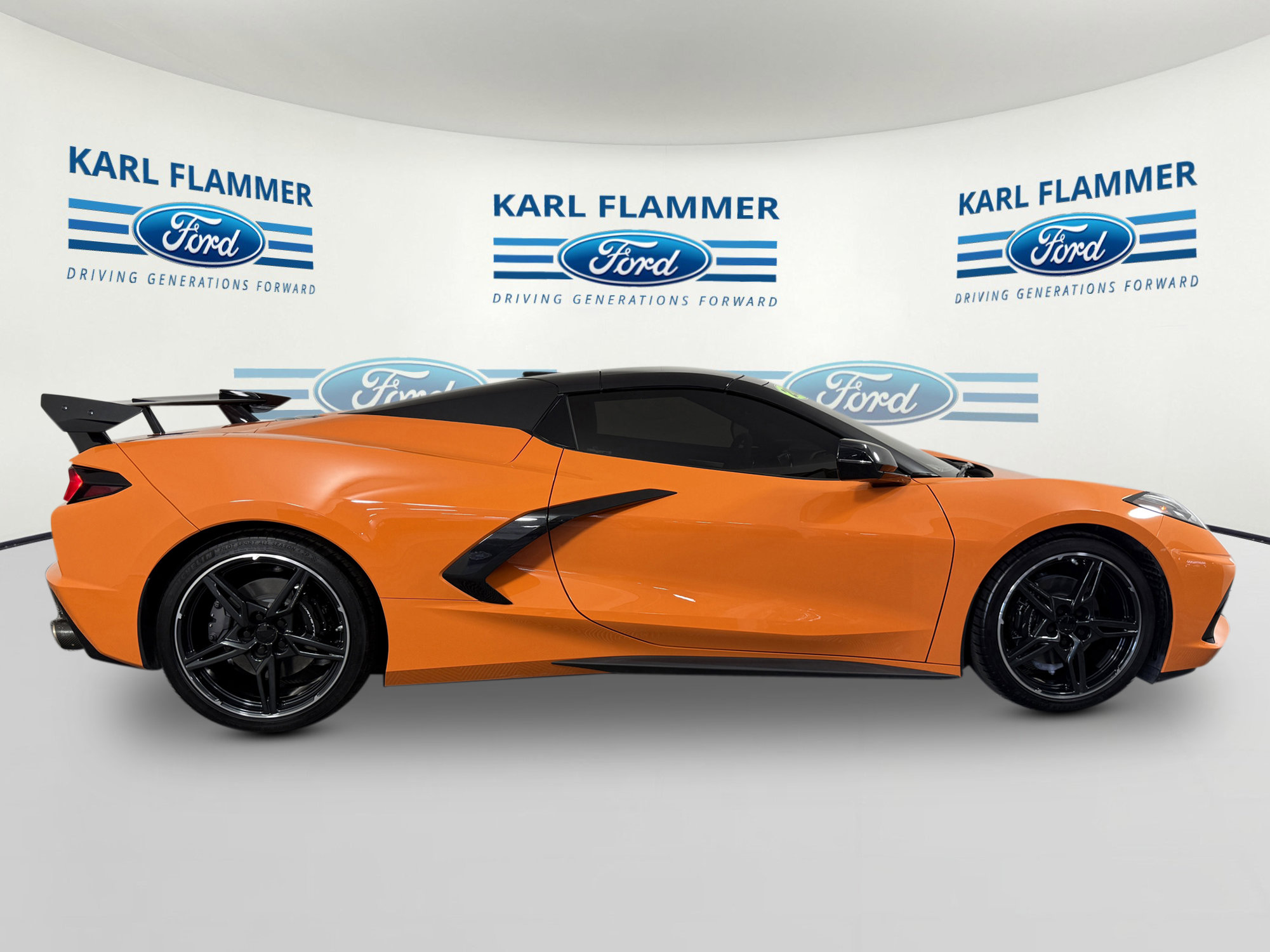 Used 2024 Chevrolet Corvette Stingray Premium Conv w/ Battery Protection Package image 2