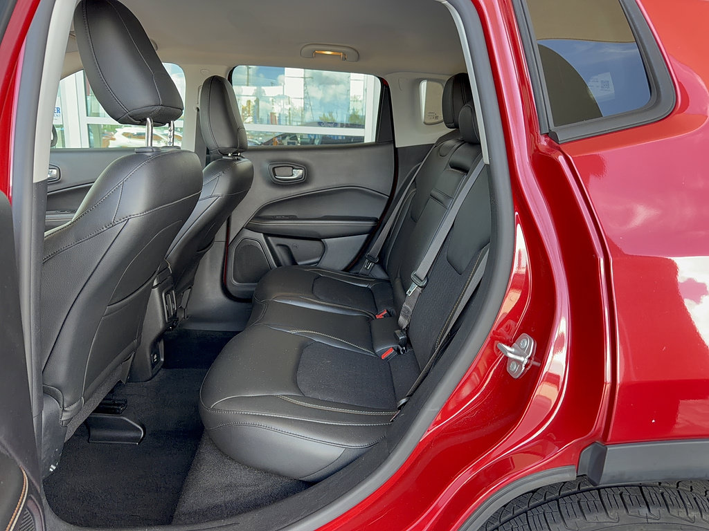 Used 2018 Jeep Compass Latitude FWD image 13