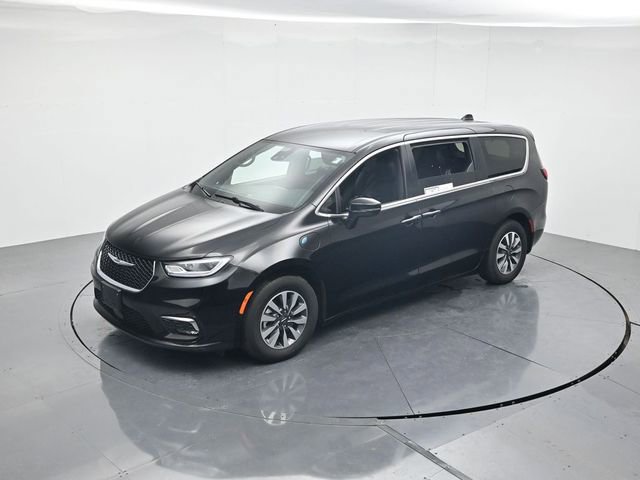 Used 2025 Chrysler Pacifica Select FWD image 42