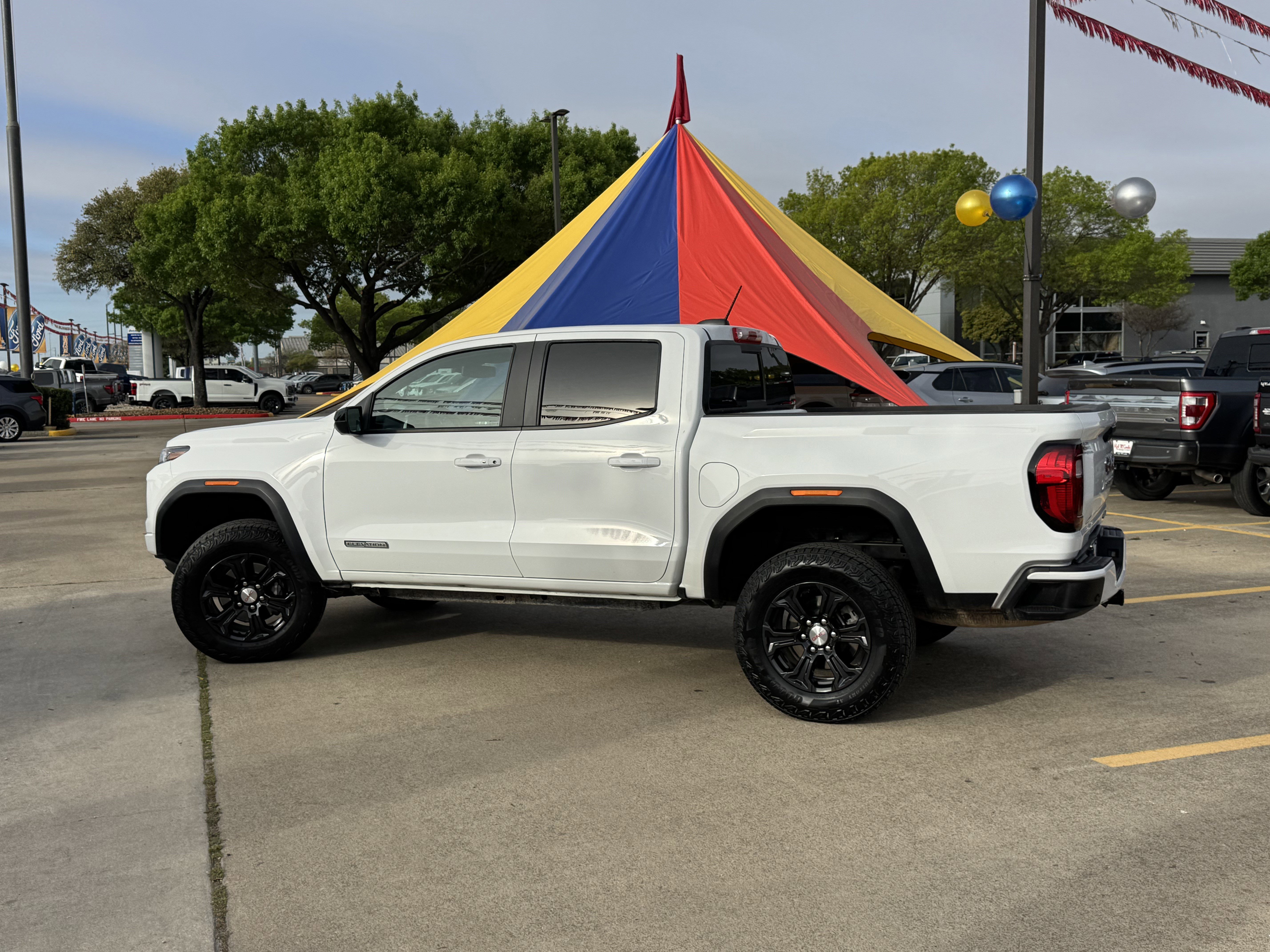 Used 2024 GMC Canyon Elevation w/ Elevation Premium Package image 5