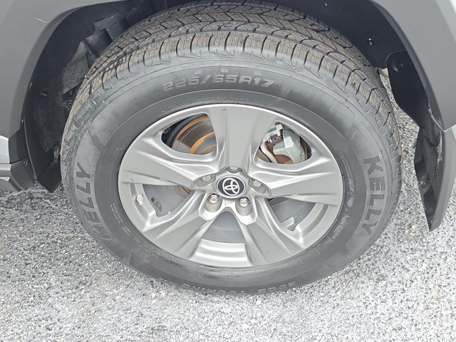 Used 2024 Toyota RAV4 LE AWD/4WD image 10