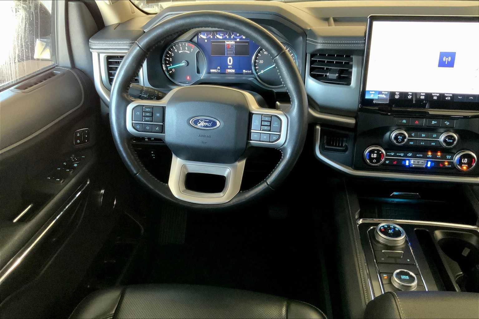 Certified 2024 Ford Expedition Max XLT image 7