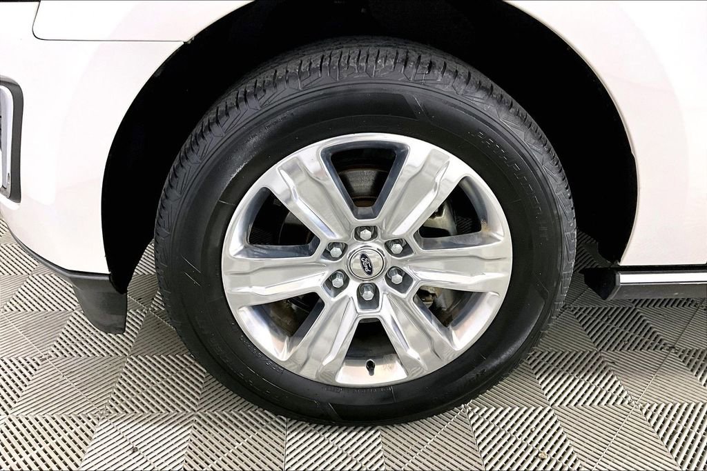 Certified 2018 Ford Expedition Limited w/ Driver Assistance Package RWD image 7
