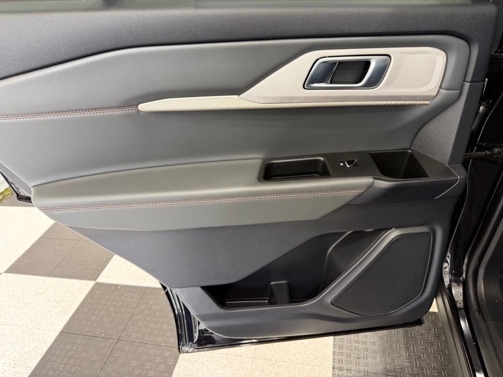Certified 2025 Ford Explorer Active AWD/4WD image 20