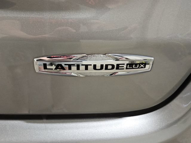 Used 2022 Jeep Compass Latitude AWD/4WD image 38