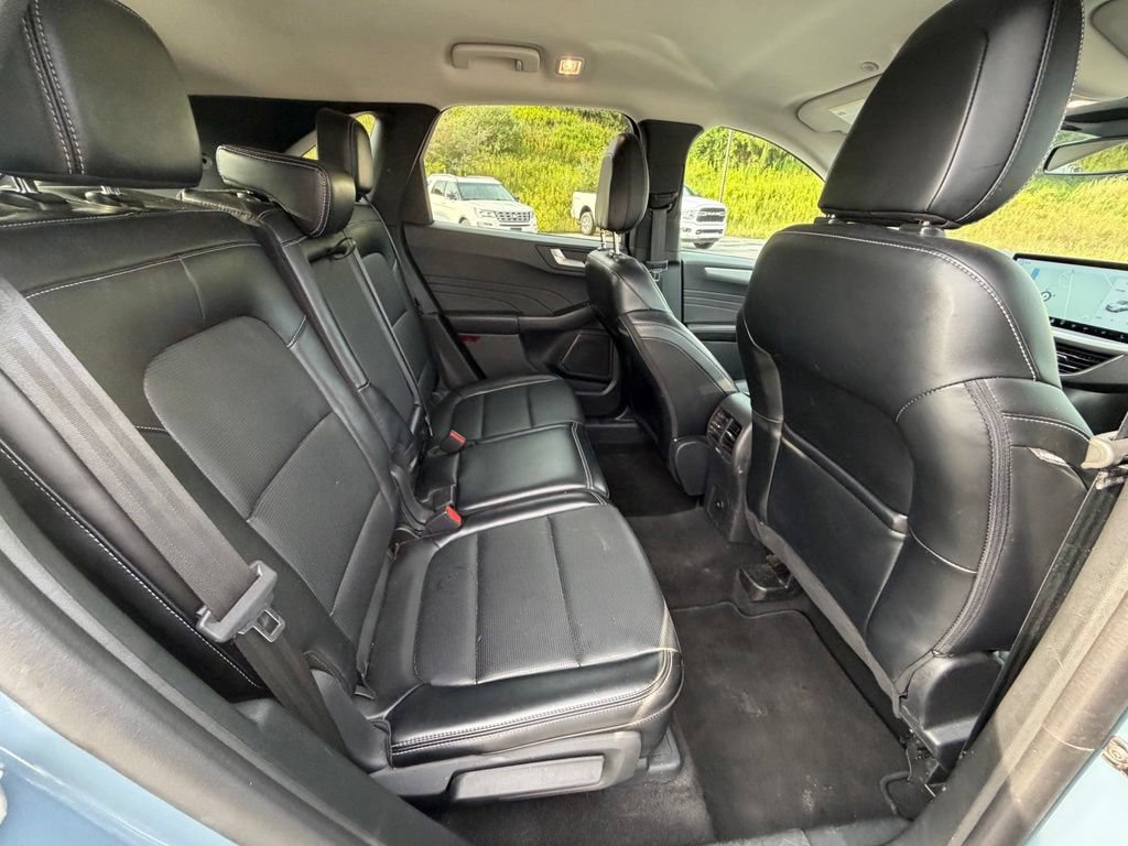 Certified 2025 Ford Escape Platinum AWD/4WD image 42