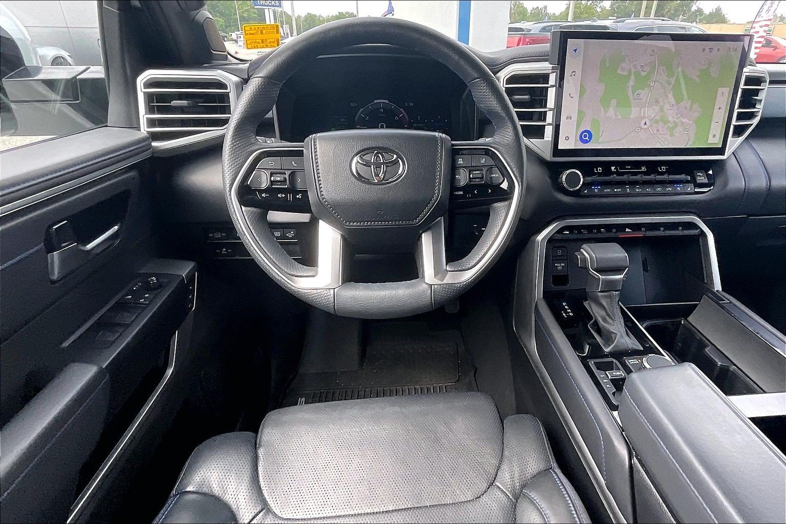 Used 2025 Toyota Sequoia Platinum AWD/4WD image 5