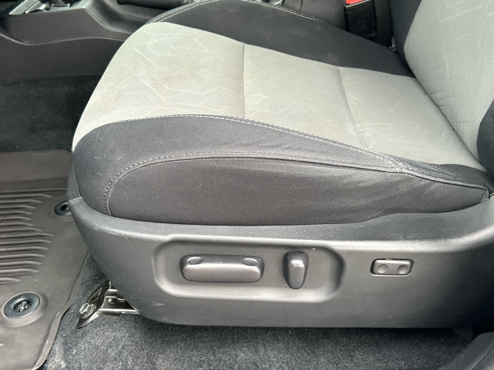 Used 2023 Toyota Tacoma TRD Off-Road image 28