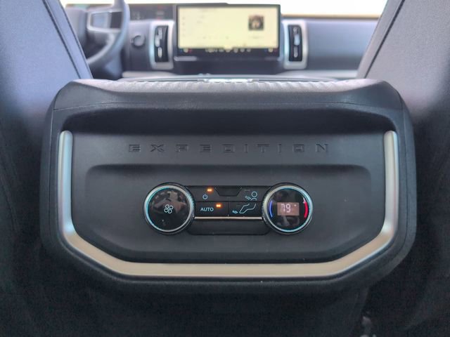Certified 2025 Ford Expedition Active image 16