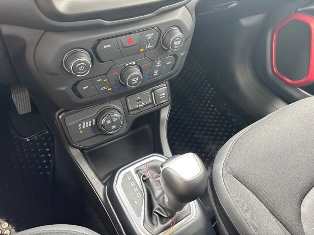 Used 2023 Jeep Renegade Trailhawk AWD/4WD image 27