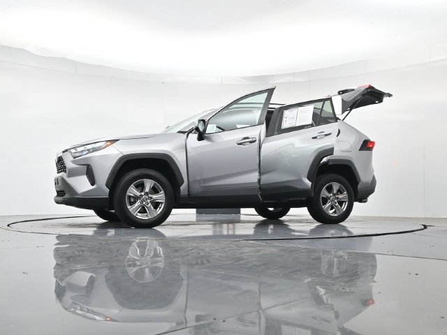 Used 2024 Toyota RAV4 XLE FWD image 53