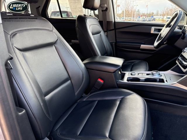 Certified 2023 Ford Explorer XLT w/ Equipment Group 202A image 9