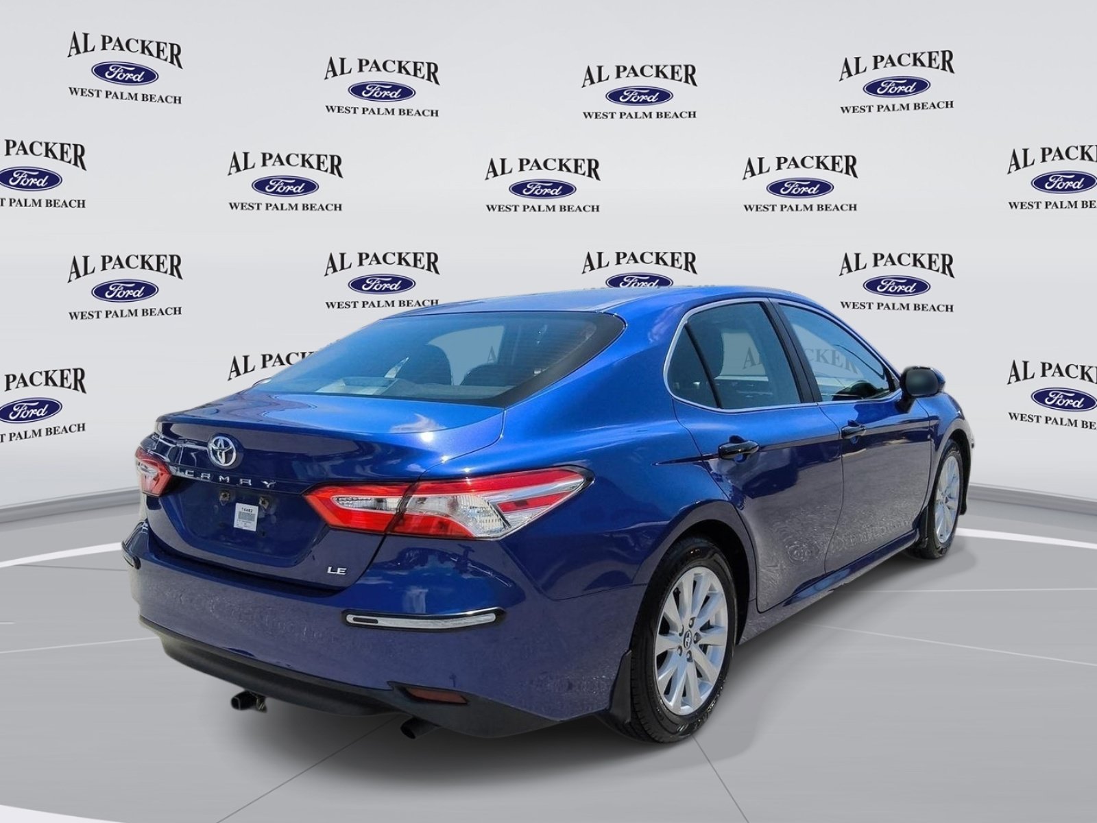 Used 2018 Toyota Camry LE FWD image 6