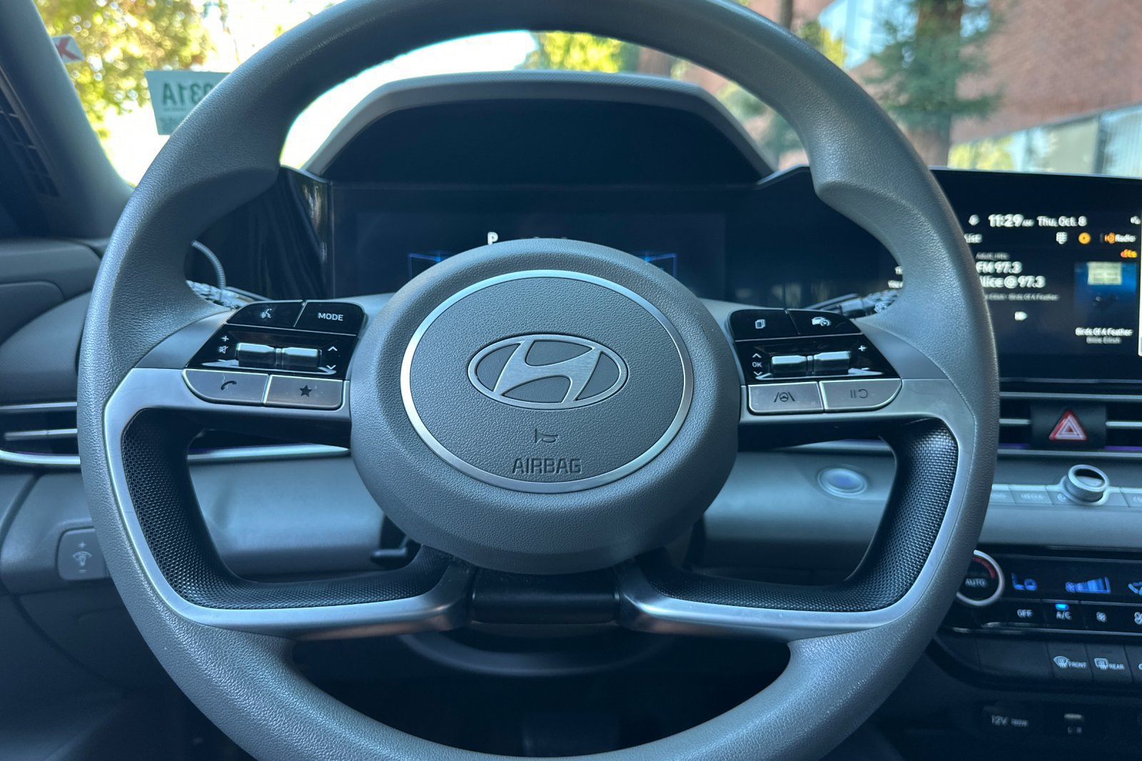 Used 2024 Hyundai Elantra SEL FWD image 34