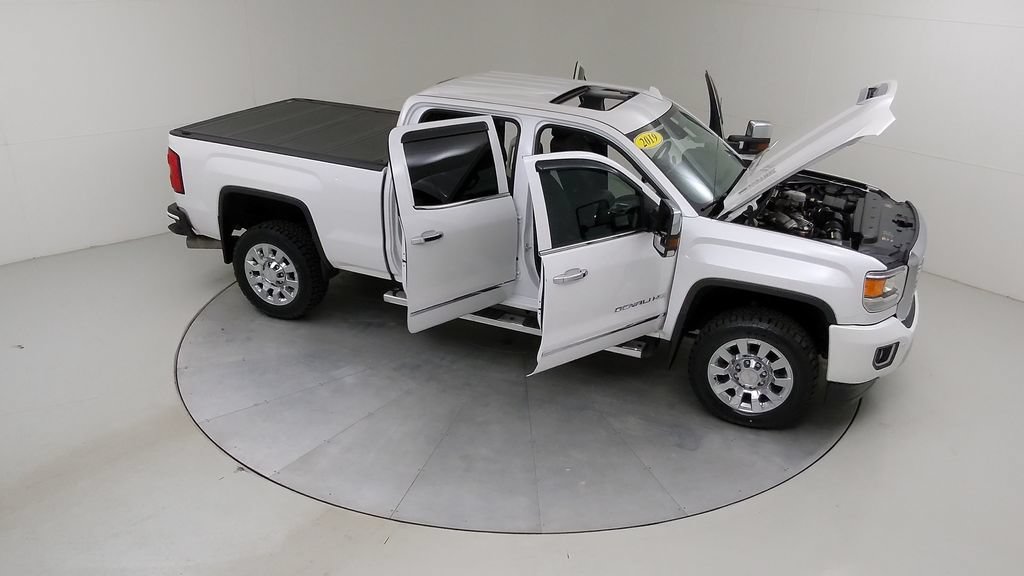Used 2019 GMC Sierra 2500 Denali w/ Suspension Package, Off-Road AWD/4WD image 50