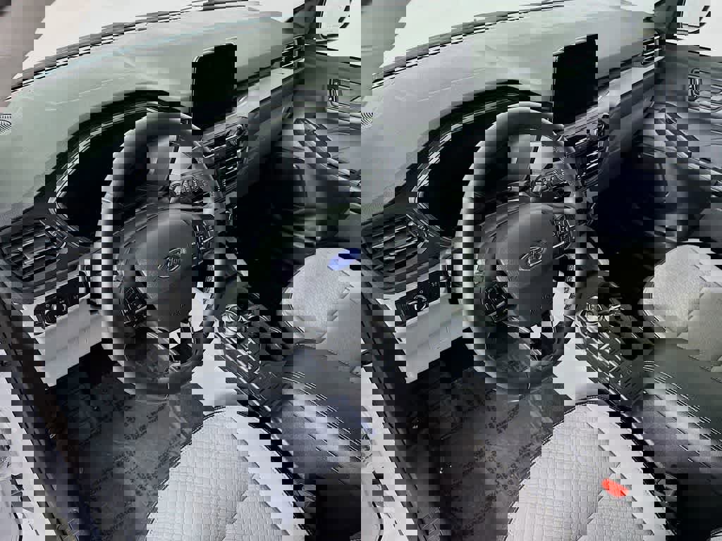 Certified 2024 Ford Escape Active image 9