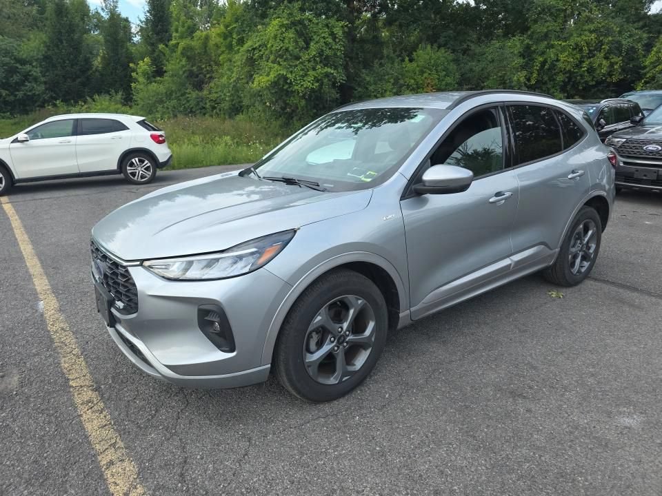 Certified 2023 Ford Escape ST-Line Select w/ Tech Pack #1 AWD/4WD image 2
