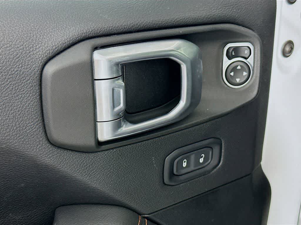 Used 2023 Jeep Gladiator Mojave w/ LED Lighting Group AWD/4WD image 30