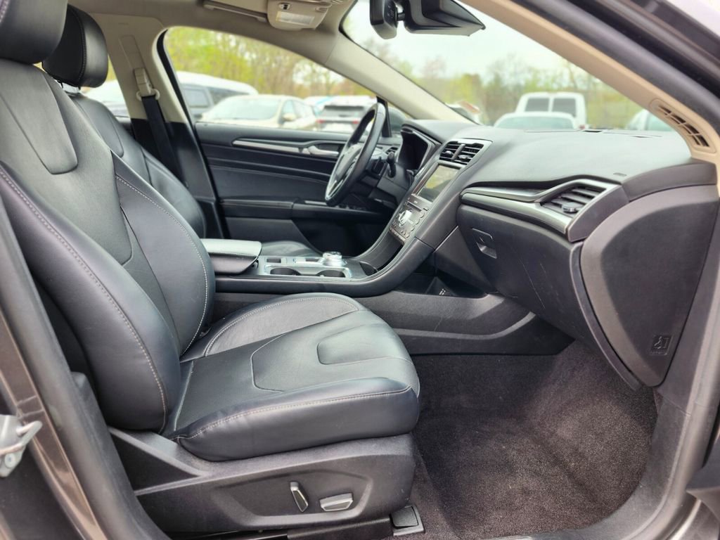 Certified 2020 Ford Fusion Titanium AWD/4WD image 11