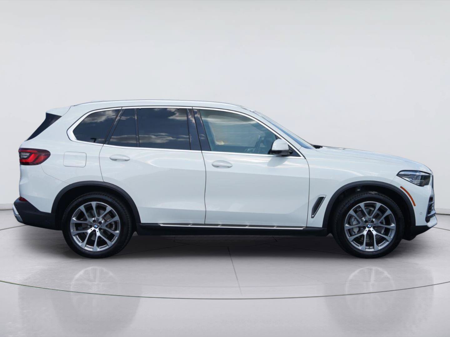 Used 2023 BMW X5 xDrive40i AWD/4WD image 5