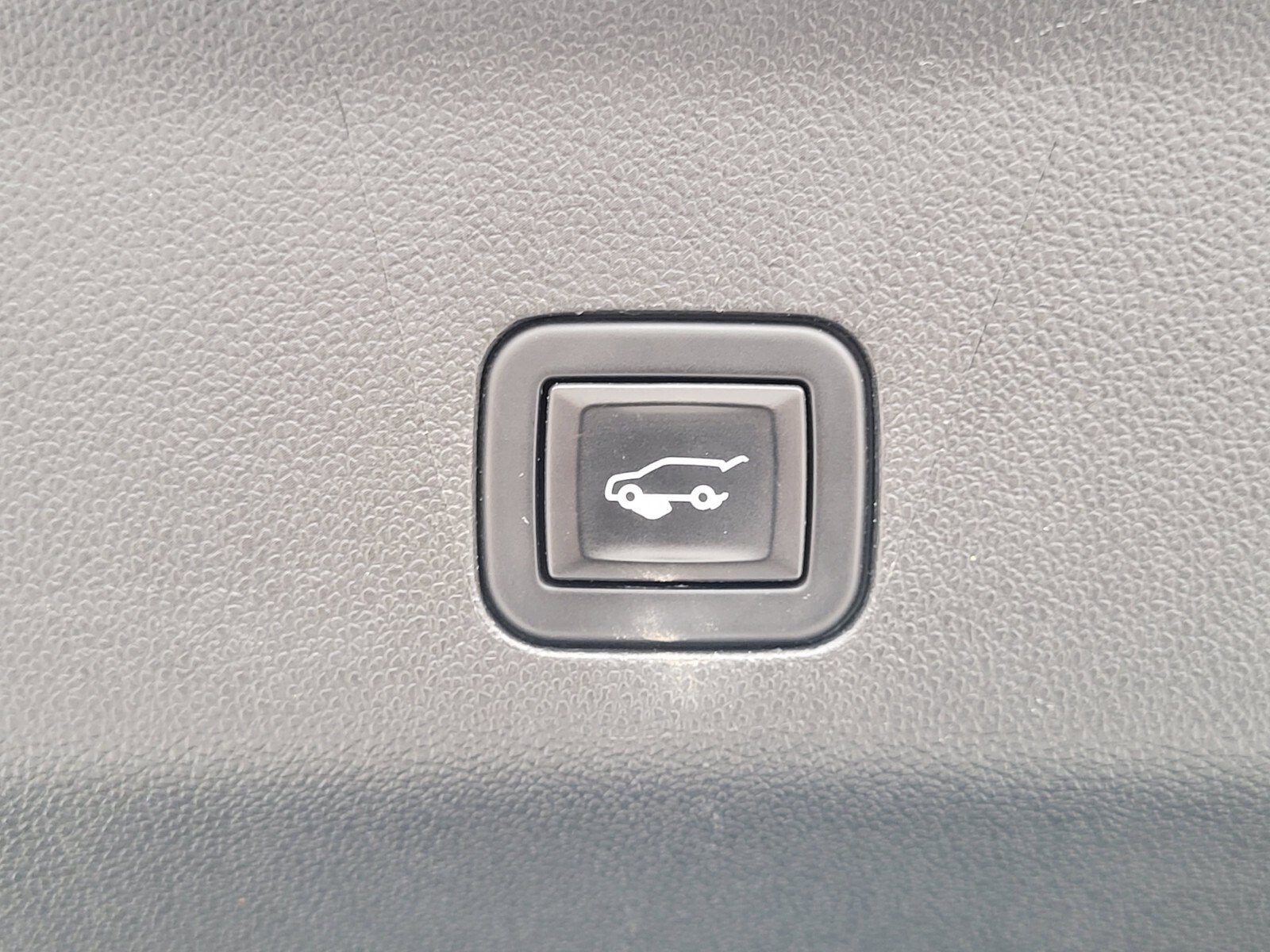 Used 2023 Chevrolet Suburban Z71 w/ Z71 Off-Road Package image 34