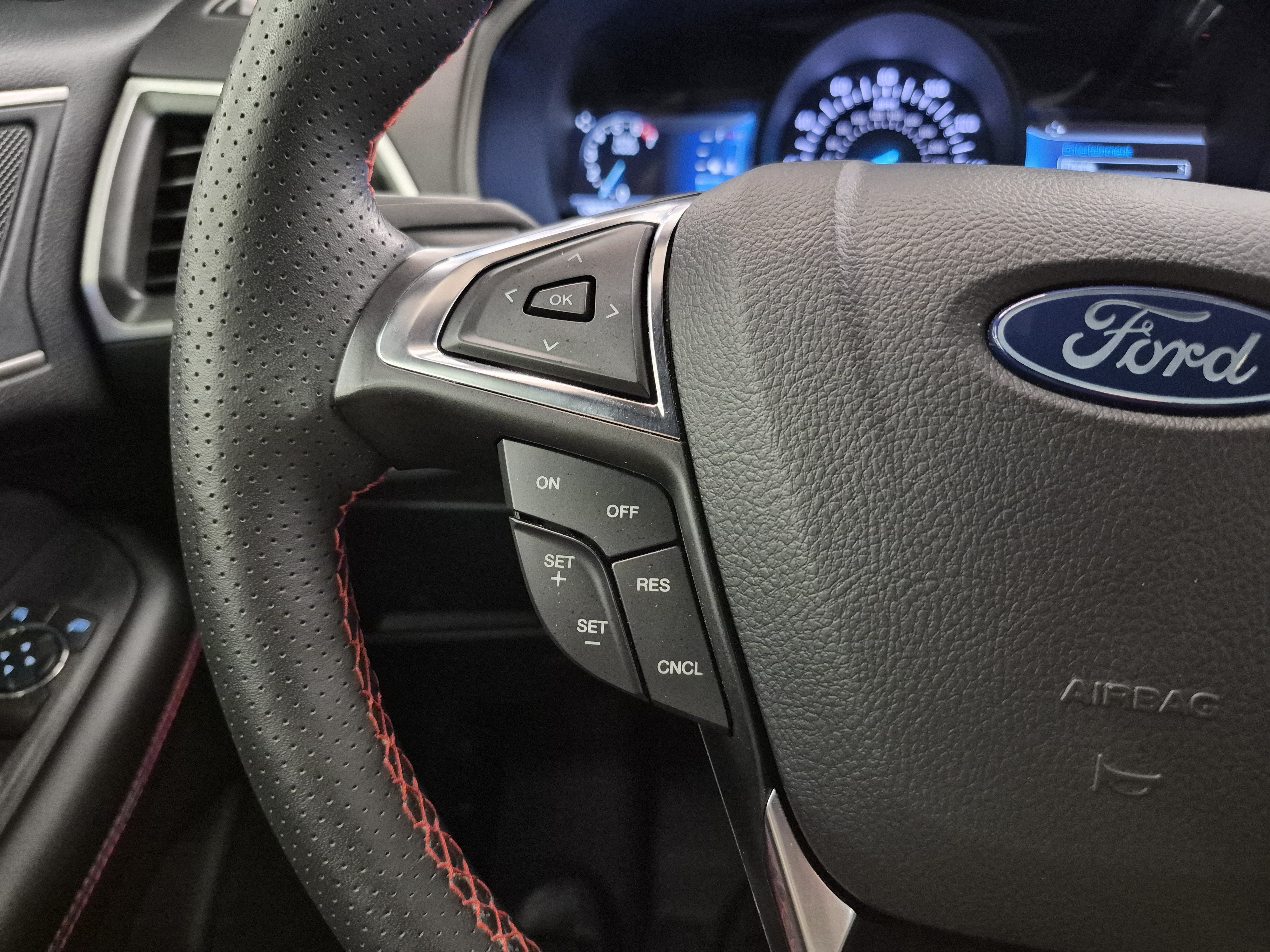 Certified 2024 Ford Edge ST-Line AWD/4WD image 25