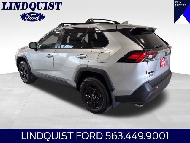 Used 2020 Toyota RAV4 XLE w/ Convenience Package FWD image 3