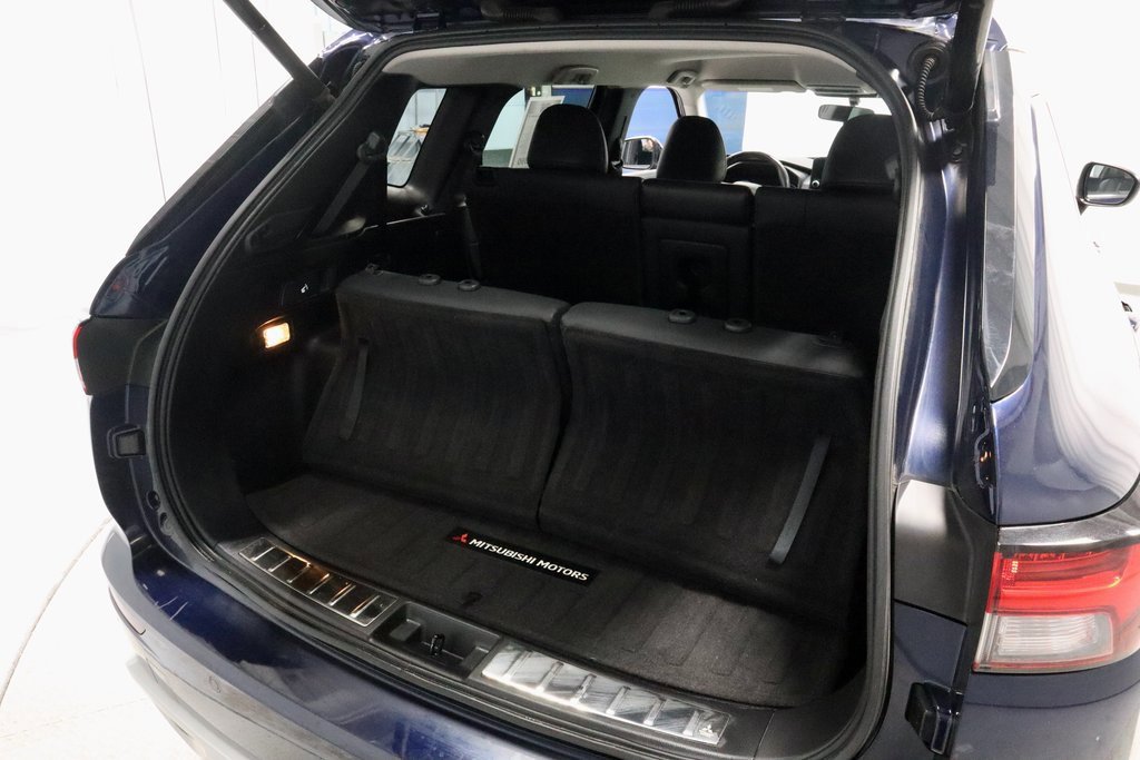 Used 2022 Mitsubishi Outlander SE image 19