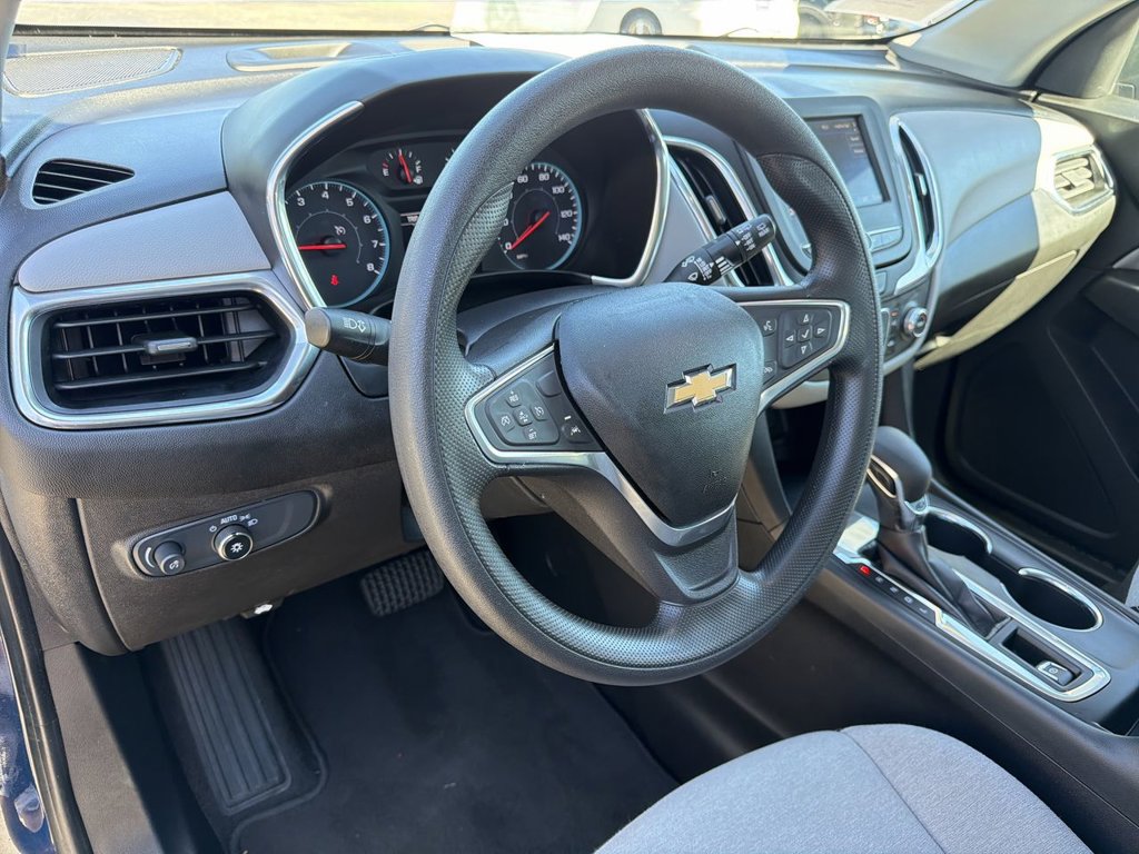 Used 2022 Chevrolet Equinox LS FWD image 12