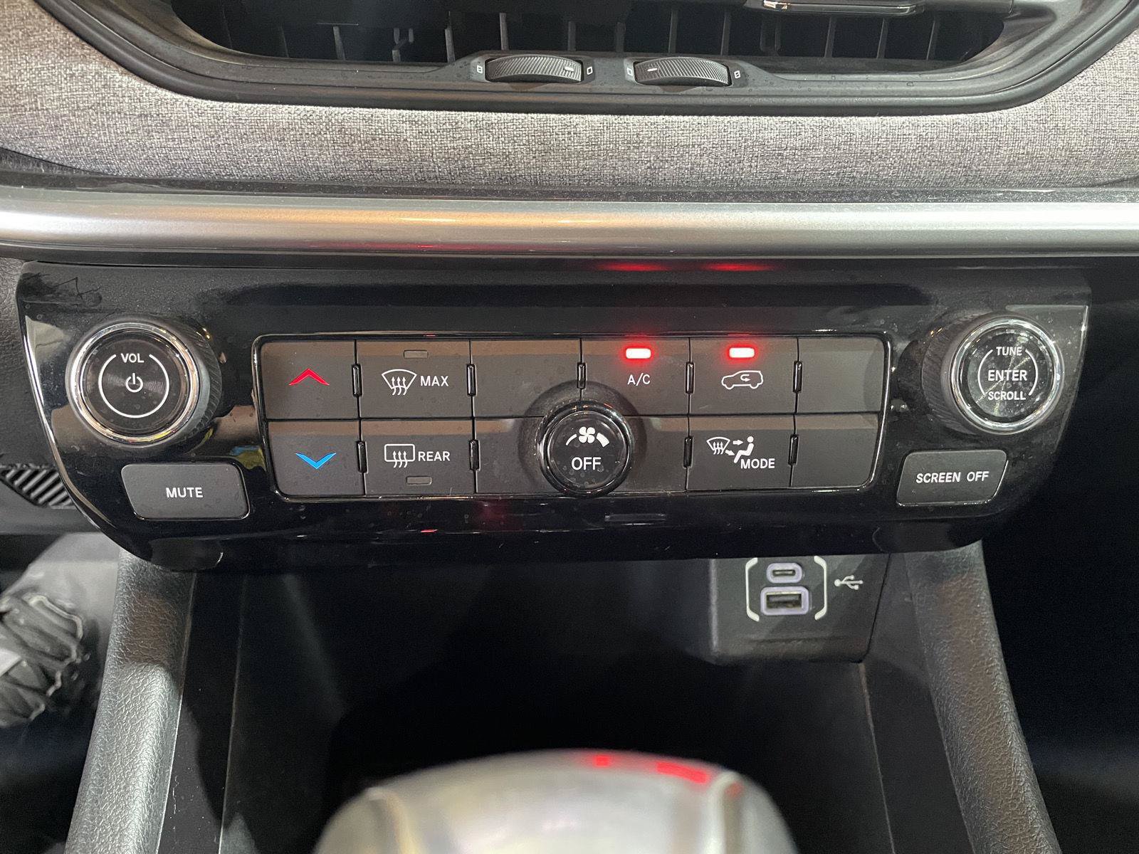 Used 2022 Jeep Compass Latitude AWD/4WD image 33