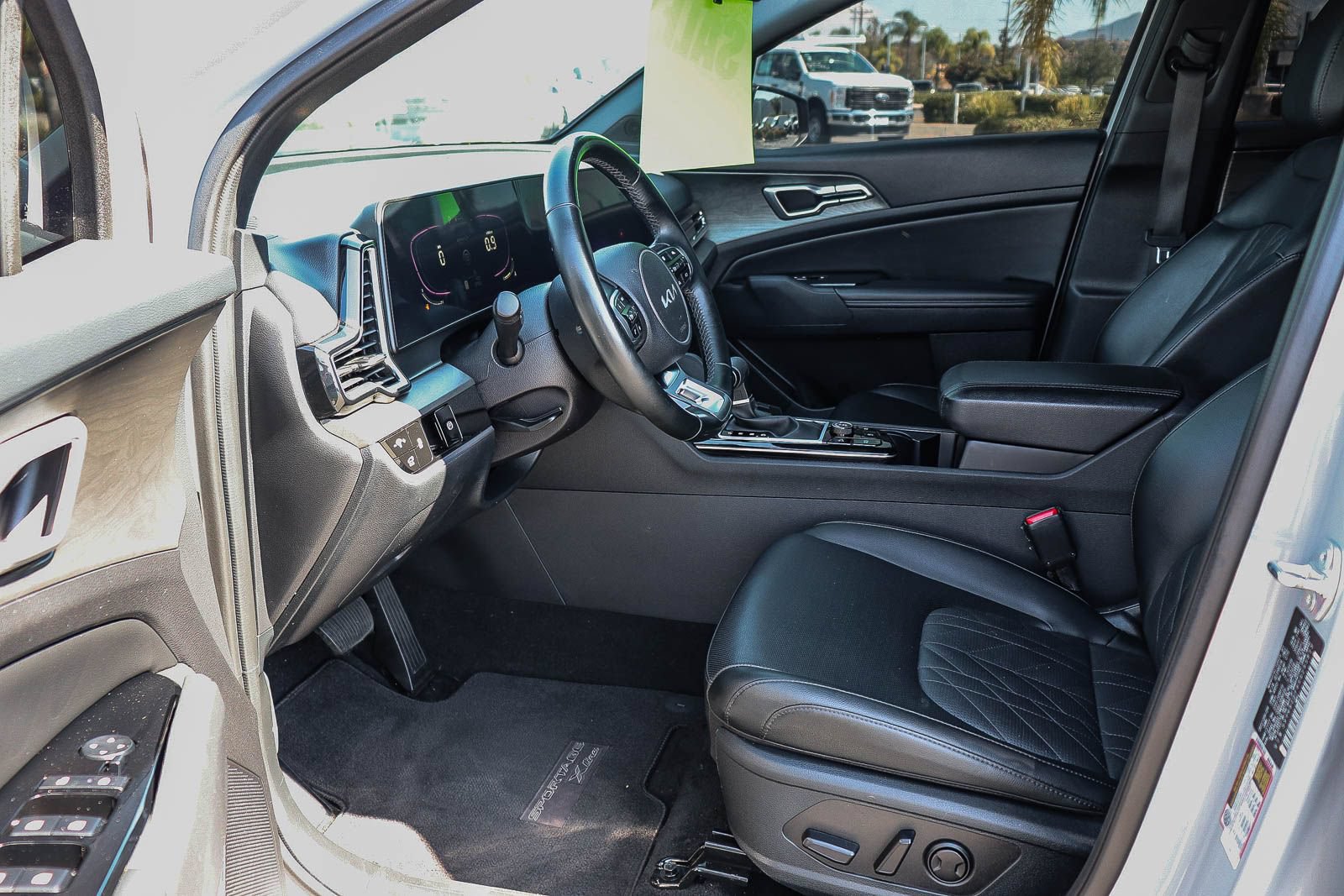 Used 2025 Kia Sportage X-Line w/ Premium Package AWD/4WD image 18