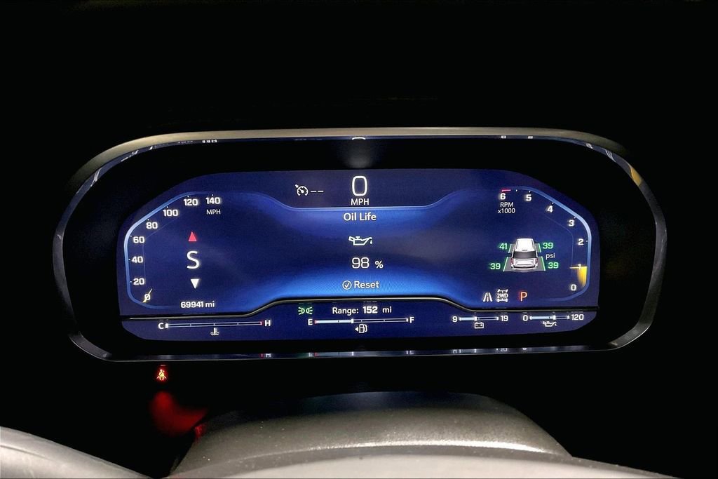 Used 2023 Chevrolet Suburban Premier image 19