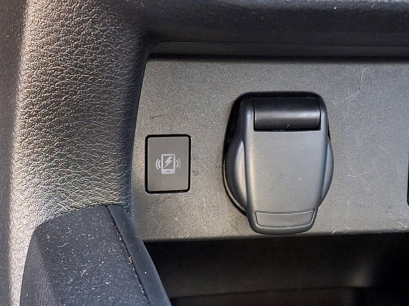 Used 2024 Nissan Versa SV image 22