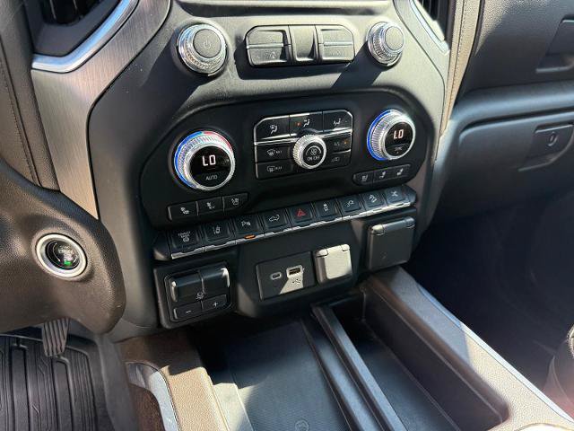 Used 2022 GMC Sierra 2500 Denali w/ Denali Ultimate Package AWD/4WD image 22