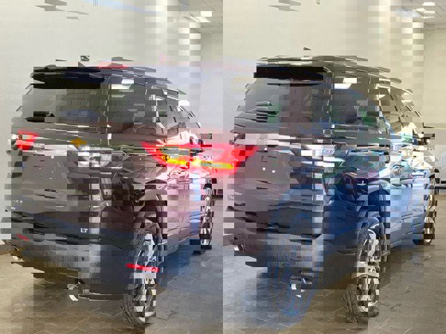 Used 2021 Chevrolet Traverse LT w/ LT Premium Package image 4