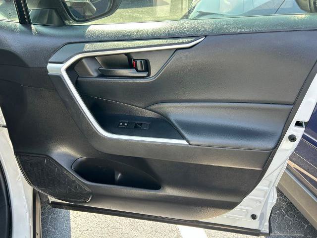 Used 2022 Toyota RAV4 LE FWD image 38