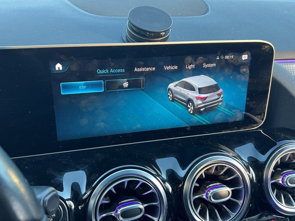 Used 2021 Mercedes-Benz GLA 250 4MATIC w/ Premium Package image 31