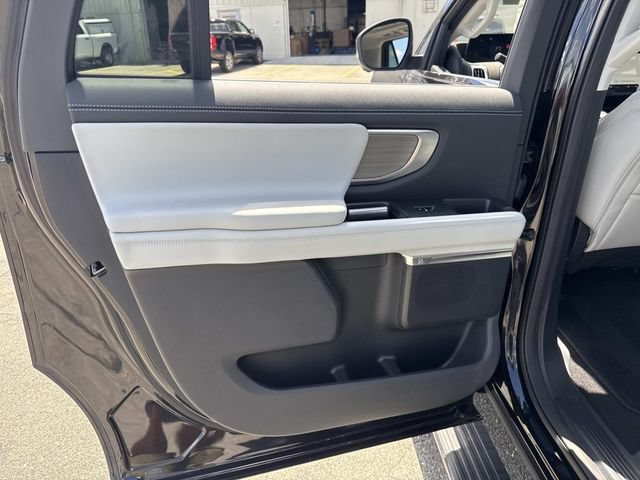 Certified 2025 Ford Expedition Max Platinum AWD/4WD image 18