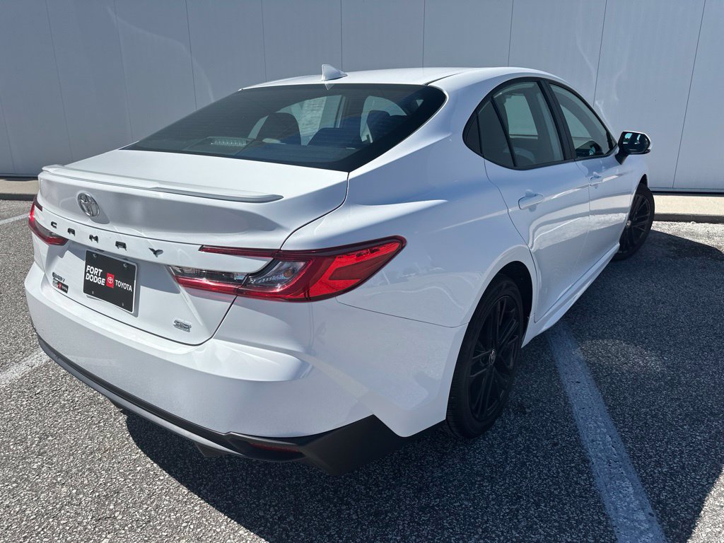 Used 2025 Toyota Camry SE FWD image 7