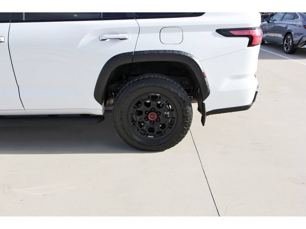 Used 2025 Toyota Sequoia TRD Pro AWD/4WD image 31