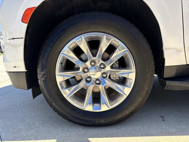 Used 2023 Chevrolet Suburban Premier image 5