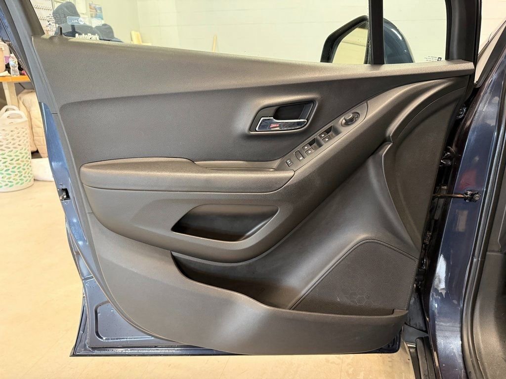 Used 2018 Chevrolet Trax LT image 11
